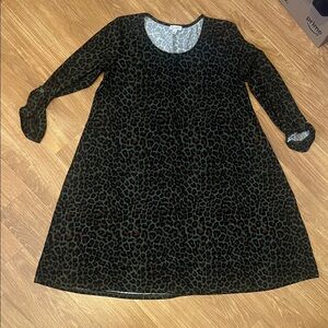 love, Fire Women's Dress with Black and Green Leopard Print large like new soft